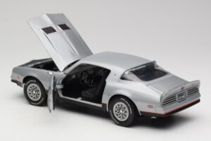Pontiac Firebird Formula Srebrny ERTL 1:18 33514 Metal — zdjęcie 5 z 8