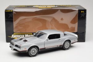 Pontiac Firebird Formula Srebrny ERTL 1:18 33514 Metal — zdjęcie 8 z 8