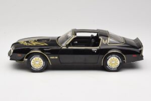 Pontiac Firebird Trans Am SE Smokey and the Bandit Joyride 1:18 33121 Metal — zdjęcie 4 z 8