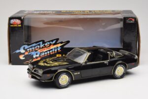 Pontiac Firebird Trans Am SE Smokey and the Bandit Joyride 1:18 33121 Metal — zdjęcie 8 z 8