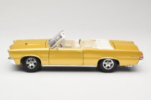 Pontiac GTO Hurst Edition Złoty Maisto 1:18 531884 Metal — zdjęcie 4 z 8