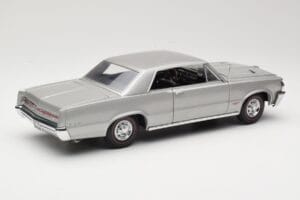 Pontiac GTO Srebrny Sun Star 1:18 1821 Metal — zdjęcie 3 z 8