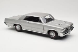 Pontiac GTO Srebrny Sun Star 1:18 1821 Metal — zdjęcie 6 z 8