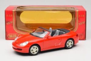 Porsche 911 996 Kabriolet Czerwony Mira 1:18 06930 Metal — zdjęcie 8 z 8