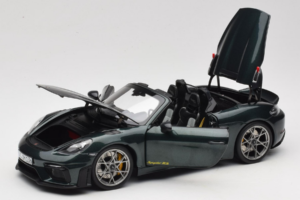 Porsche 718 Spyder RS Weissach Pack Forest Green Norev 1:18 187272 Metal — zdjęcie 2 z 8
