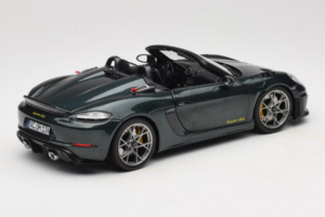 Porsche 718 Spyder RS Weissach Pack Forest Green Norev 1:18 187272 Metal — zdjęcie 3 z 8