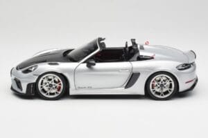 Porsche 718 Spyder RS Weissach Pack GT-Silver Metallic Norev 1:18 187270 Metal — zdjęcie 4 z 8
