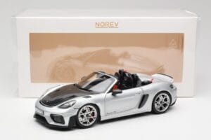 Porsche 718 Spyder RS Weissach Pack GT-Silver Metallic Norev 1:18 187270 Metal — zdjęcie 8 z 8
