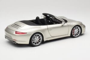 Porsche 911 991 Carrera S Kabriolet GT Srebrny Metalik Minichamps 1:18 100061030 Metal — zdjęcie 3 z 8