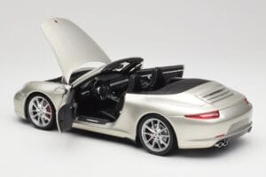 Porsche 911 991 Carrera S Kabriolet GT Srebrny Metalik Minichamps 1:18 100061030 Metal — zdjęcie 5 z 8