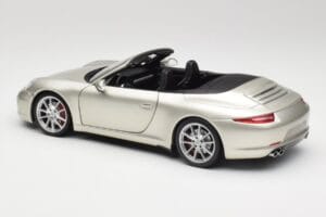 Porsche 911 991 Carrera S Kabriolet GT Srebrny Metalik Minichamps 1:18 100061030 Metal — zdjęcie 7 z 8