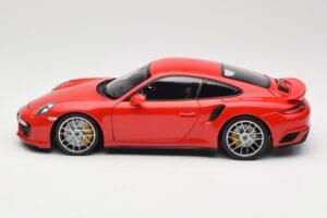 Porsche 911 991 Turbo S Guards Red Minichamps 1:18 110067122 Metal — zdjęcie 4 z 8