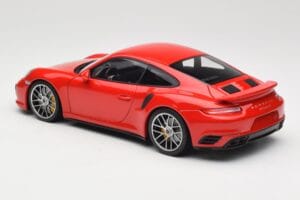 Porsche 911 991 Turbo S Guards Red Minichamps 1:18 110067122 Metal — zdjęcie 7 z 8