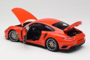 Porsche 911 991 Turbo S Lava Orange Minichamps 1:18 110067120 Metal — zdjęcie 5 z 8