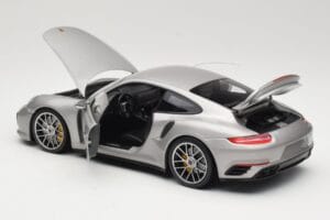 Porsche 911 991 Turbo S Srebrny Minichamps 1:18 113067126 Metal — zdjęcie 5 z 8
