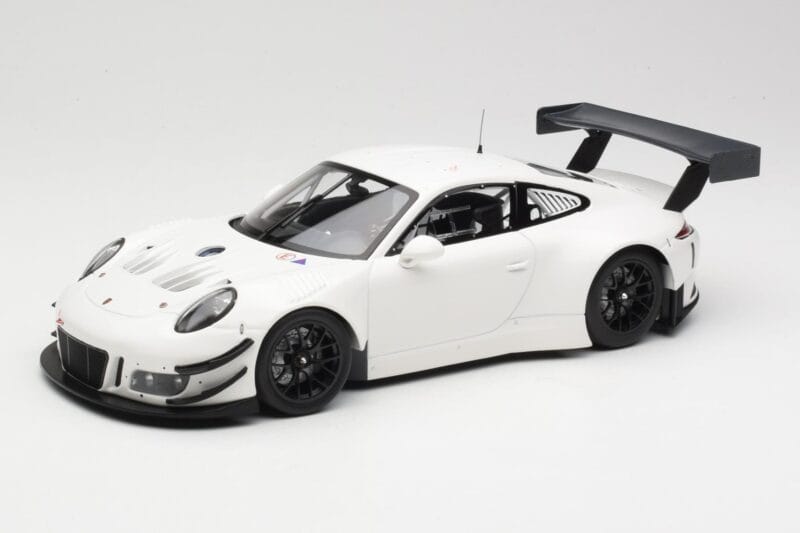 Porsche 911 991.2 GT3 R Biały z Czarnymi Felgami Minichamps 1:18 155186900 Metal