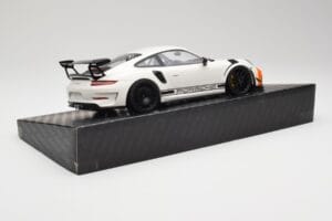 Porsche 911 991.2 GT3 RS Manthey Racing Biały & Niebieski & Pomarańczowy Minichamps 1:18 MR-911-GT3RS-1805 Metal — zdjęcie 3 z 6