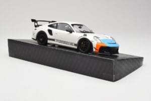 Porsche 911 991.2 GT3 RS Manthey Racing Biały & Niebieski & Pomarańczowy Minichamps 1:18 MR-911-GT3RS-1805 Metal — zdjęcie 4 z 6