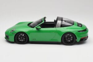Porsche 911 991.2 Targa 4 GTS British Racing Zielony Minichamps 1:18 155061065 Metal — zdjęcie 3 z 6