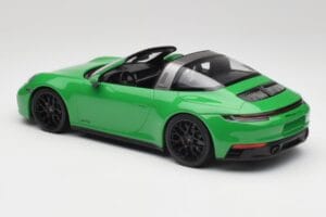 Porsche 911 991.2 Targa 4 GTS British Racing Zielony Minichamps 1:18 155061065 Metal — zdjęcie 5 z 6