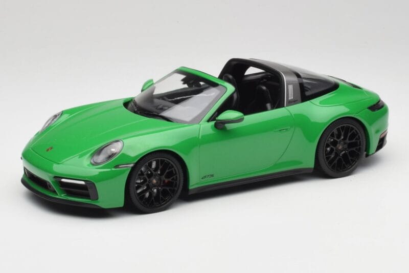 Porsche 911 991.2 Targa 4 GTS British Racing Zielony Minichamps 1:18 155061065 Metal