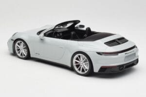 Porsche 911 992 Carrera 4 GTS Kabriolet Szary Minichamps 1:18 155063034 Metal — zdjęcie 4 z 6