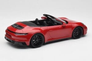 Porsche 911 992 Carrera 4 GTS Kabriolet Czerwony Minichamps 1:18 155063032 Metal — zdjęcie 2 z 6