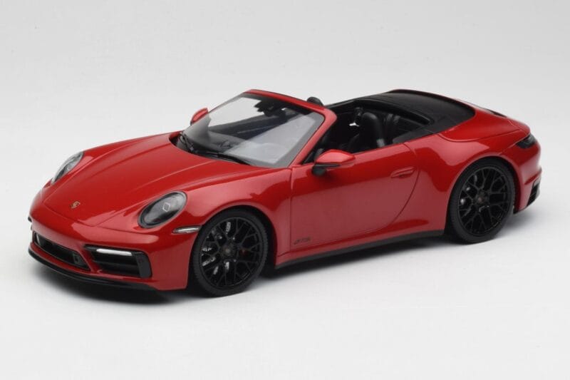 Porsche 911 992 Carrera 4 GTS Kabriolet Czerwony Minichamps 1:18 155063032 Metal