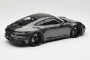 Porsche 911 992 Carrera 4 GTS Green Metallic Minichamps 1:18 155063101 Metal — zdjęcie 2 z 6