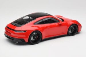 Porsche 911 992 Carrera 4 GTS Czerwony Minichamps 1:18 155063100 Metal — zdjęcie 2 z 6