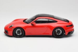 Porsche 911 992 Carrera 4 GTS Czerwony Minichamps 1:18 155063100 Metal — zdjęcie 3 z 6