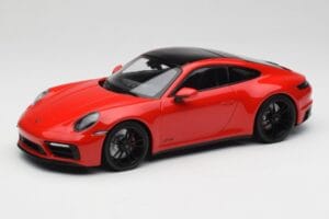 Porsche 911 992 Carrera 4 GTS Czerwony Minichamps 1:18 155063100 Metal