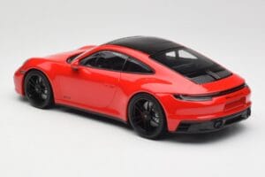 Porsche 911 992 Carrera 4 GTS Czerwony Minichamps 1:18 155063100 Metal — zdjęcie 5 z 6