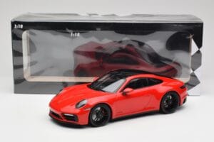 Porsche 911 992 Carrera 4 GTS Czerwony Minichamps 1:18 155063100 Metal — zdjęcie 6 z 6