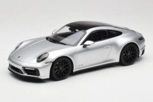 Porsche 911 992 Carrera 4 GTS Srebrny Minichamps 1:18 155063104 Metal