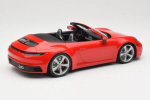 Porsche 911 992 Carrera 4S Kabriolet Czerwony Minichamps 1:18 155067331 Metal — zdjęcie 2 z 6