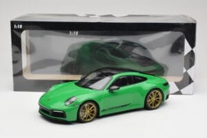 Porsche 911 992 Carrera 4S Python Green Minichamps 1:18 155067325 Metal — zdjęcie 6 z 6