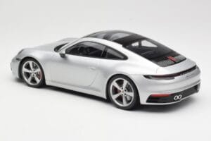 Porsche 911 992 Carrera 4S Srebrny Minichamps 1:18 155067322 Metal — zdjęcie 5 z 6