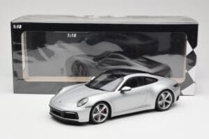 Porsche 911 992 Carrera 4S Srebrny Minichamps 1:18 155067322 Metal — zdjęcie 6 z 6