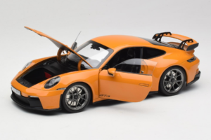 Porsche 911 992 GT3 Bahama Yellow Norev 1:18 187387 Metal — zdjęcie 2 z 8