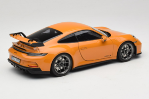 Porsche 911 992 GT3 Bahama Yellow Norev 1:18 187387 Metal — zdjęcie 3 z 8