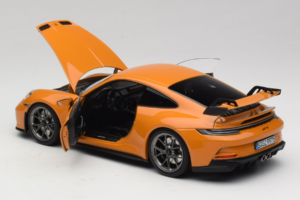 Porsche 911 992 GT3 Bahama Yellow Norev 1:18 187387 Metal — zdjęcie 5 z 8