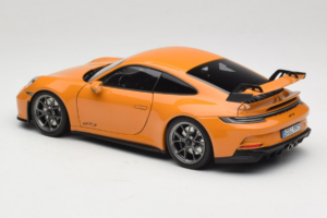 Porsche 911 992 GT3 Bahama Yellow Norev 1:18 187387 Metal — zdjęcie 7 z 8