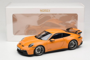 Porsche 911 992 GT3 Bahama Yellow Norev 1:18 187387 Metal — zdjęcie 8 z 8