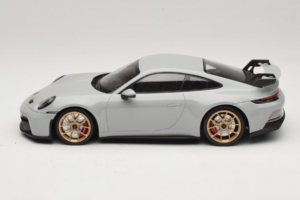 Porsche 911 992 GT3 Chalk Złote Felgi Minichamps 1:18 117069001 Metal — zdjęcie 3 z 6