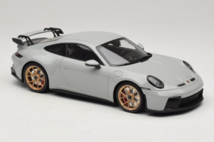 Porsche 911 992 GT3 Chalk Złote Felgi Minichamps 1:18 117069001 Metal — zdjęcie 4 z 6
