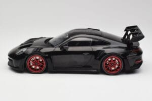 Porsche 911 992 GT3 RS Czarny & Czerwone Felgi & Czarny Decor Minichamps 1:18 153062240 Metal — zdjęcie 3 z 6