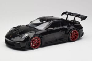 Porsche 911 992 GT3 RS Czarny & Czerwone Felgi & Czarny Decor Minichamps 1:18 153062240 Metal