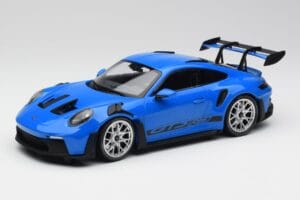 Porsche 911 992 GT3 RS Niebieski & Srebrne Felgi & Czarny Decor Minichamps 1:18 153062234 Metal
