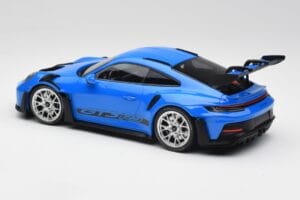 Porsche 911 992 GT3 RS Niebieski & Srebrne Felgi & Czarny Decor Minichamps 1:18 153062234 Metal — zdjęcie 5 z 6
